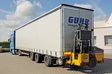 Megatrailer mit Mitnahmestapler Megatrailer mit Mitnahmestapler